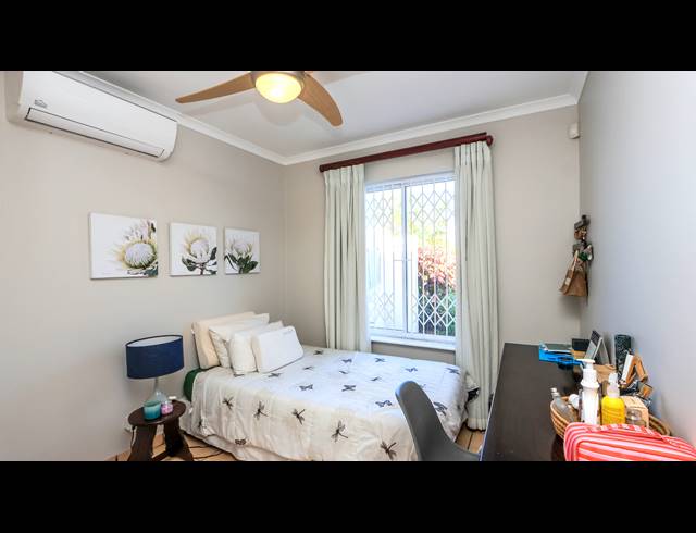 2 BEDROOM APARTMENT FOR SALE IN UMHLANGA CENTRAL